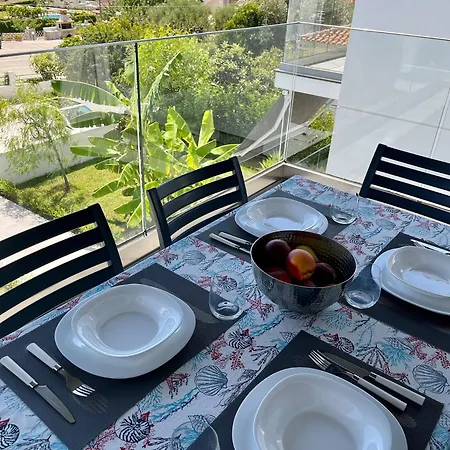 Magic Kefalonia מלון דירות 3*